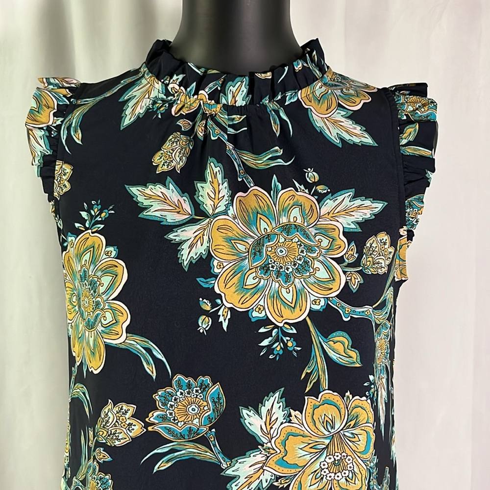 ๐ 6 for $35 โข J. Crew Factory Navy Multicolor Floral Sleeveless Ruffled Blouse - Picture 4 of 16
